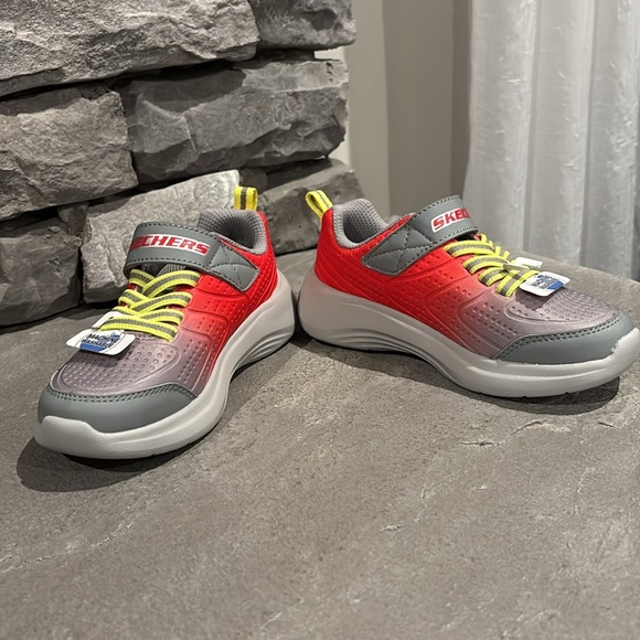 Skechers machine washable velcro closure, pull tab, cushioned sneakers, play - Picture 6 of 12